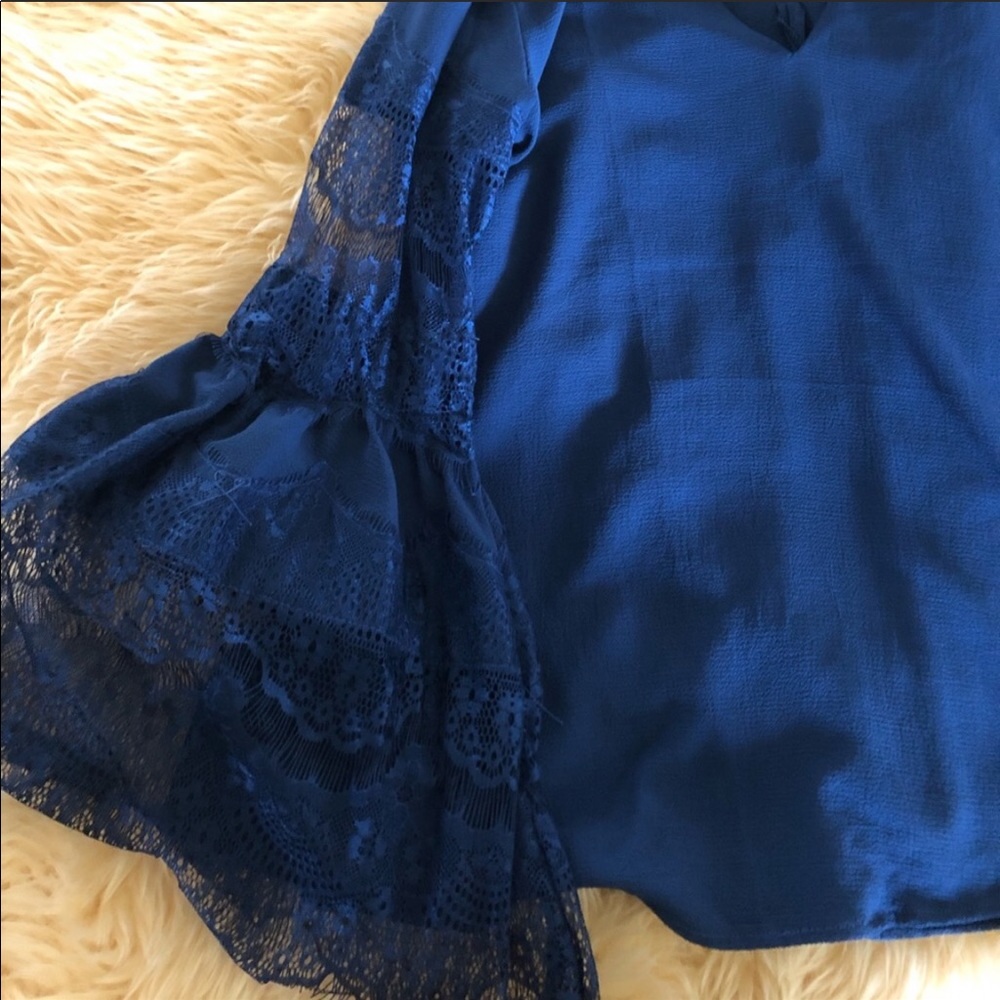 Lulu’s Top - Picture 2 of 3